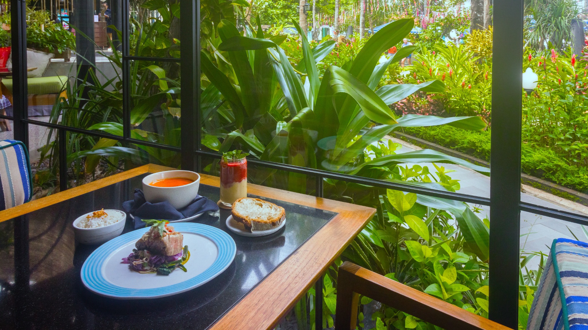 Bali Rejuvenation: Spa, Swim & Sunset Dining Tour